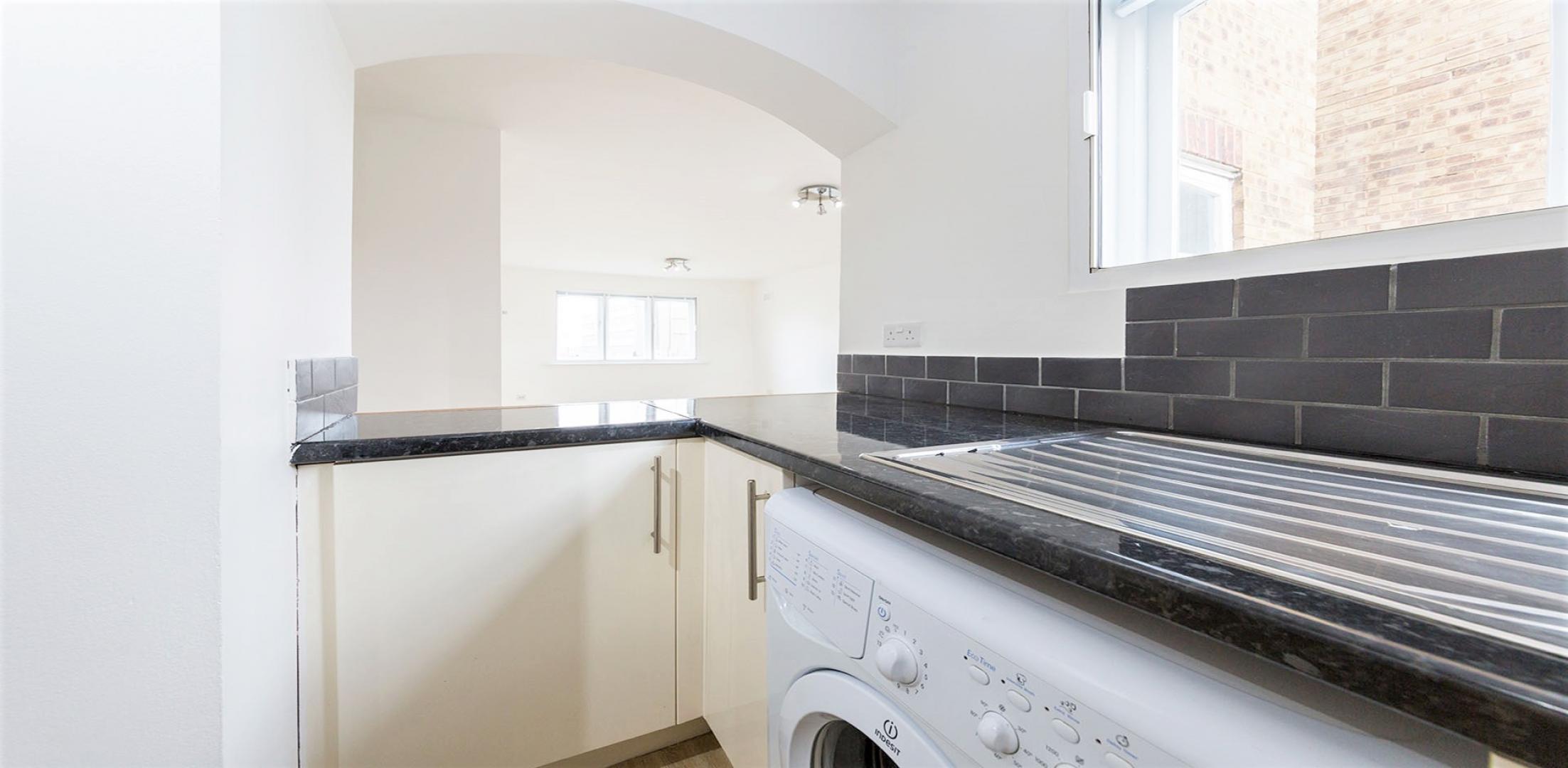			1 Bedroom, 1 bath, 1 reception Flat			 Harrow Road, KENSAL GREEN